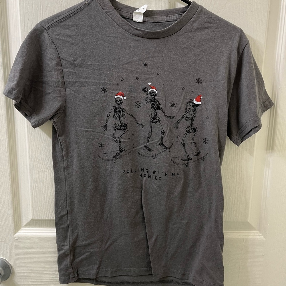 Gray Skeleton Graphic T-Shirt